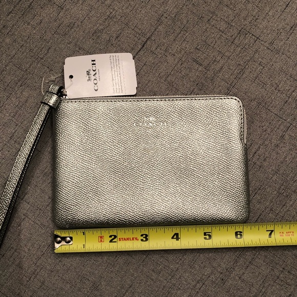 Coach Silver Metallic Corner Zip Wristlet Bag New - Picture 6 of 8